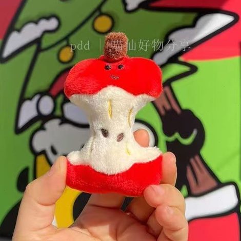 小众背包钥匙扣口豆豆ins风吧~眼苹果毛绒挂件芯咬挂饰新款一苹果