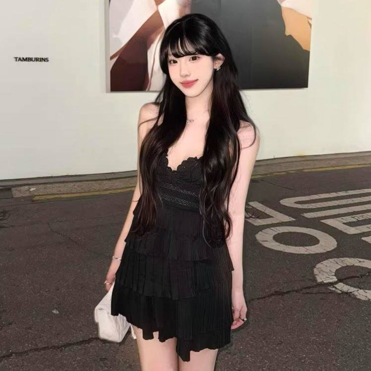 纯欲风辣妹性感v领黑色吊带连衣裙女夏日绝美不规则收腰蛋糕裙子