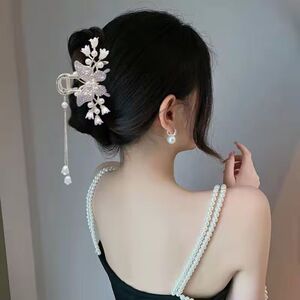 铃兰蝴蝶流苏抓夹女士夏季大号后脑勺精致鲨鱼夹