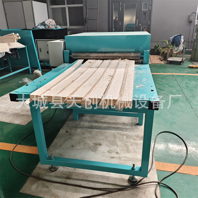 彩钢复合岩棉板裁条锯波峰梯形矿棉分条机电动T型玻璃棉切条锯