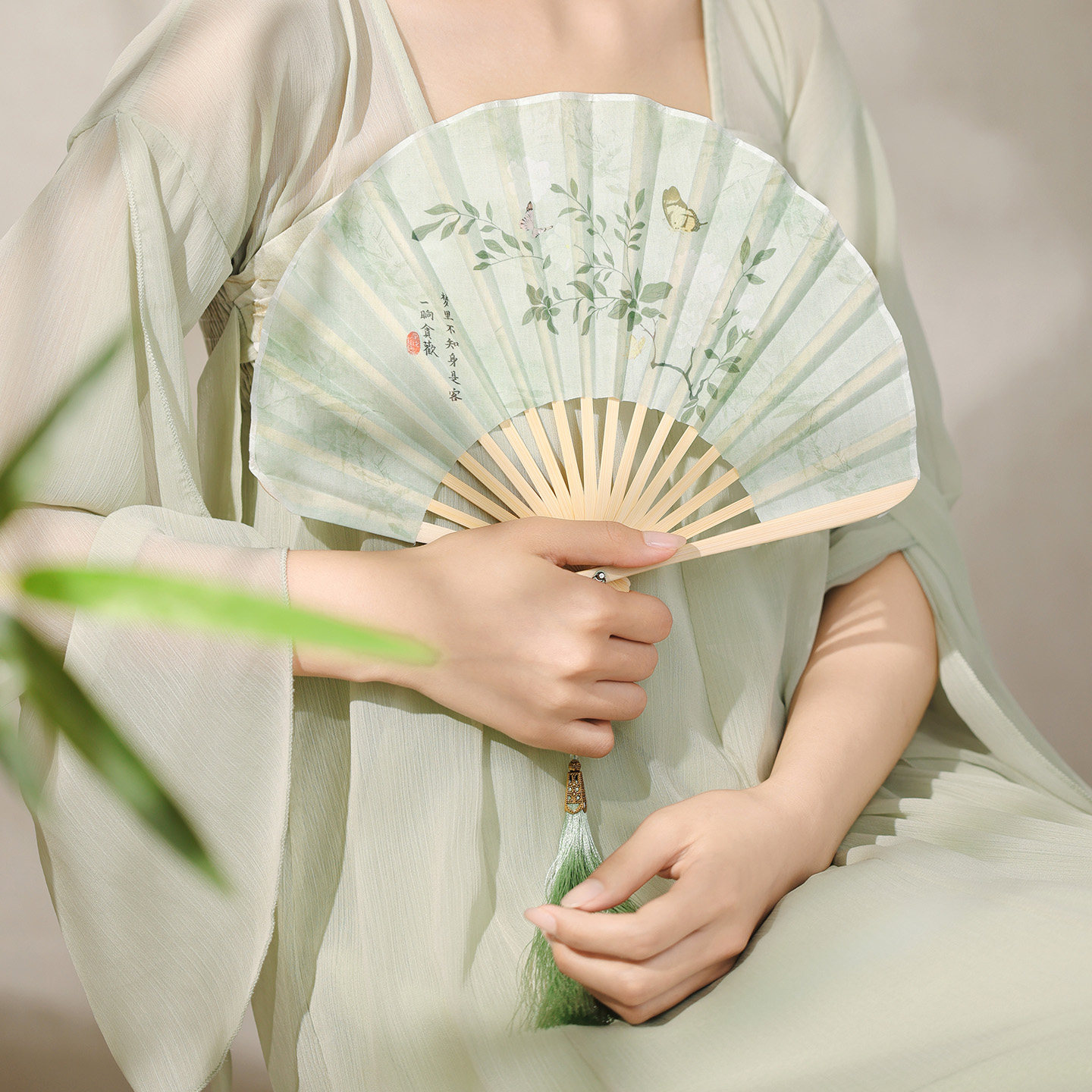 新中式贝壳扇古风绢布折叠便携中国风拍照氛围感古典风刀扇夏季女,居家日用,扇子,淘宝优惠券,粉丝福利购,淘宝优惠卷