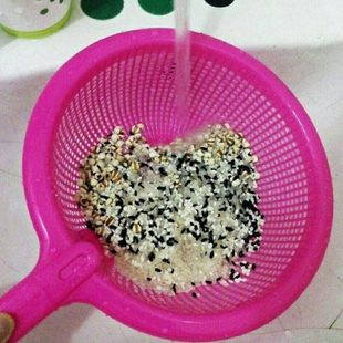 米7手柄淘漏筛沥水篮带112淘家用塑料器盆洗米洗菜篮米米带把新款