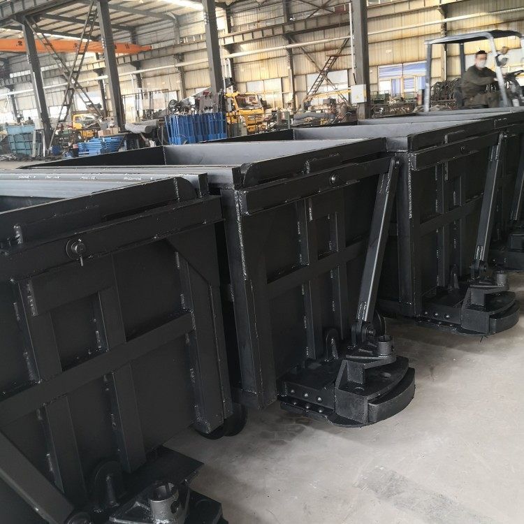 矿用侧卸式矿车 矿井运输材料车 多规格煤矿自卸式翻斗式矿车供应