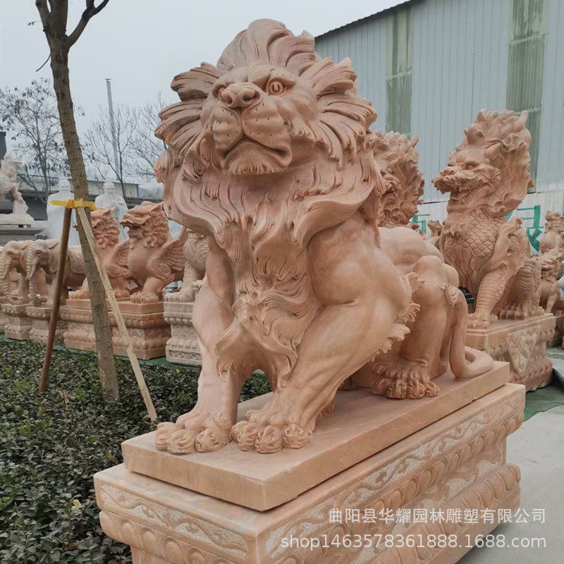 欧式石雕狮子蹲式晚霞红青石汉白玉天然石材趴狮门口摆件装饰一对