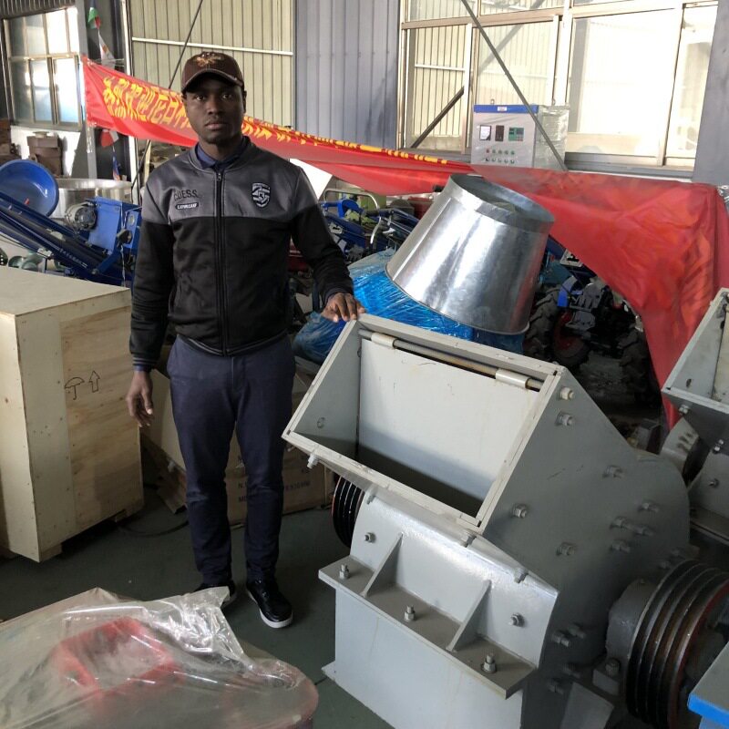热销小型建筑垃圾粉碎机矿石移动锤式破碎机石材砖锤式制砂机