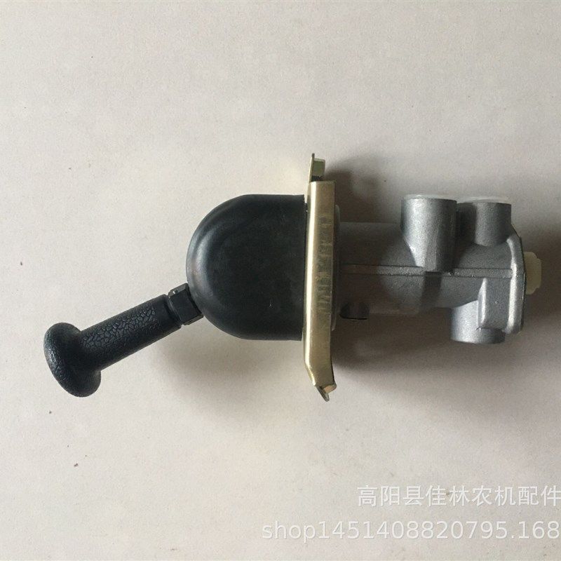 153汽车手控阀 两孔