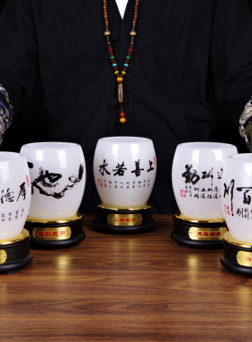 教师节送老师创意礼m物实用礼物摆设给男友朋友办公室书桌笔筒摆