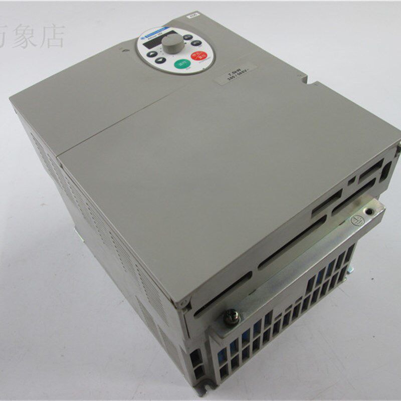 ATV302HU75N4 变频器 7.5KW 380V 实物拍摄