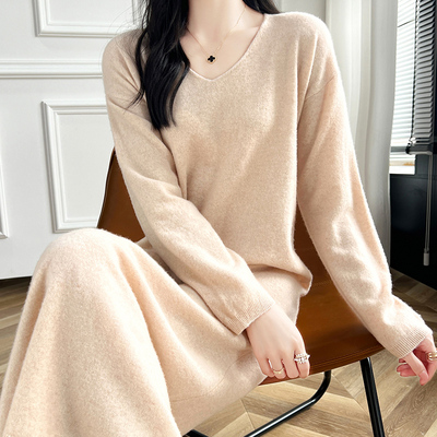 秋冬季100纯羊毛中长款针织打底连衣裙女V领配大衣过膝套头毛衣裙