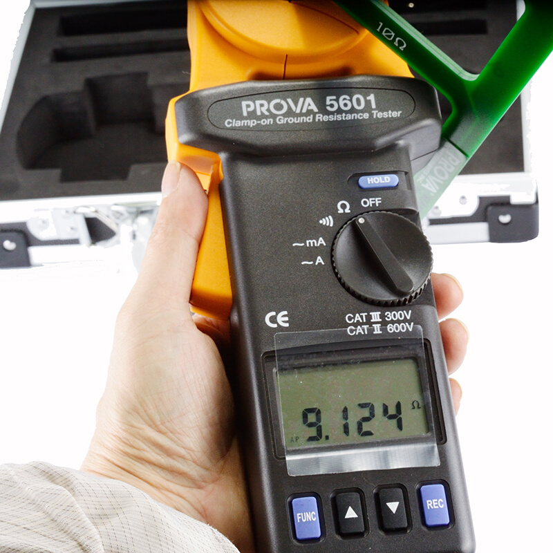 。台湾宝华PROVA-5601钳形接地电阻测试仪数字接地电阻计电阻测量
