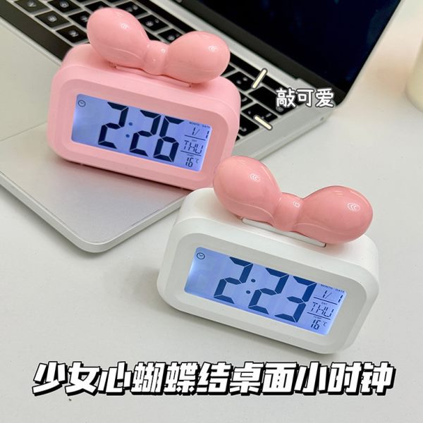 闹钟时钟高款智能多功能池学生宿舍时间管理家用电颜值光感桌面