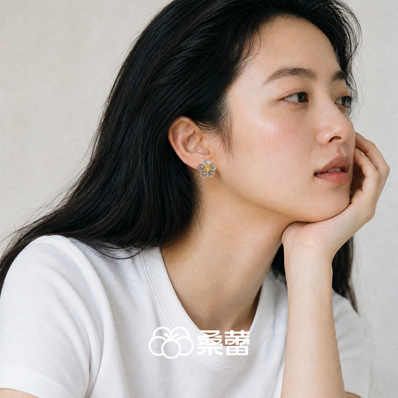 桑蕾露珠棉花耳钉女时尚小众设计百搭潮流2026年春夏新品爆款