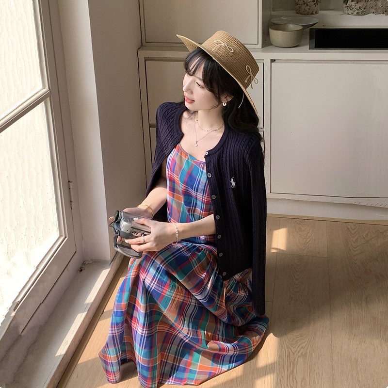复古风孕妇夏季格子连衣裙20y25新款小众多巴胺吊带裙慵懒针织开
