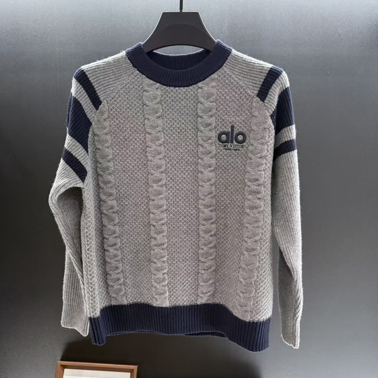 2025新款秋冬韩版舒适百搭长袖套头毛衣时尚潮流个性百搭休闲轻奢