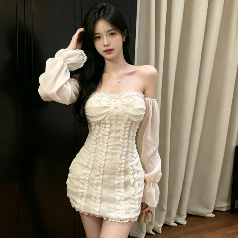 抹胸灯笼袖连衣裙女绝美一字肩修身时尚包臀短裙纯欲性感蕾丝花边