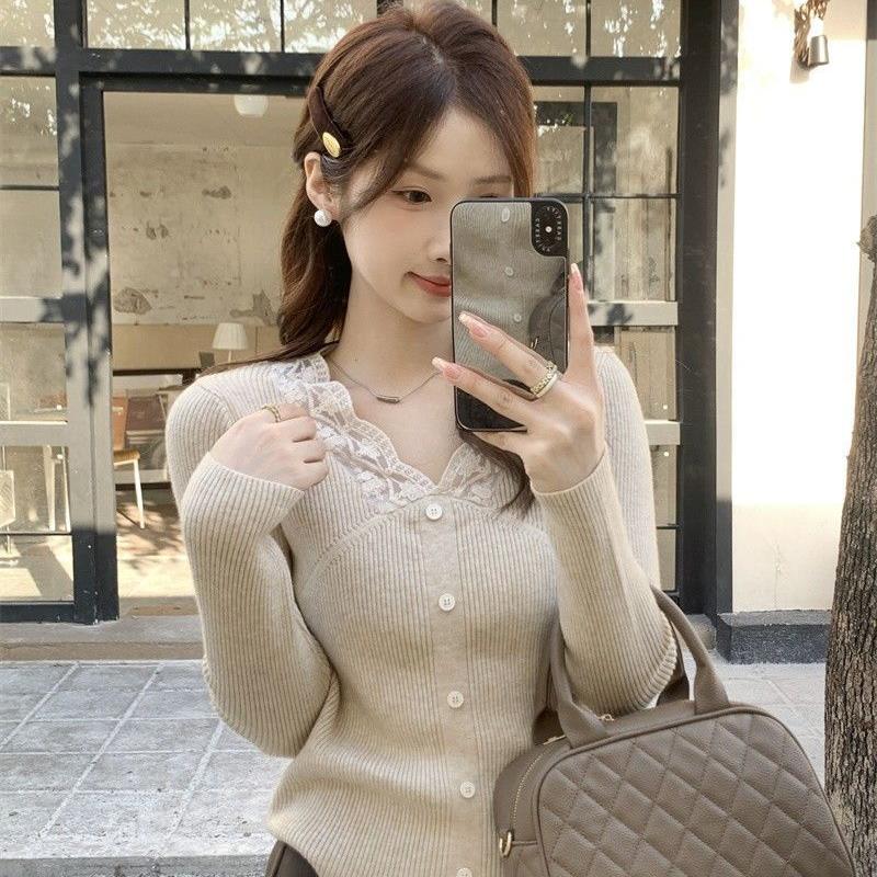 安迪绒设计感蕾丝边拼接V领长袖针织衫女上衣秋冬新款打底衫毛衣