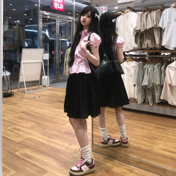 韩系甜美清新粉色短袖衬衫女夏季新款休闲度假穿搭修身荷叶边上衣