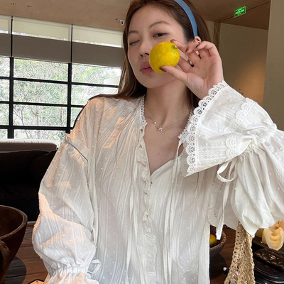 法式蕾丝拼接木耳边提花白色衬衫