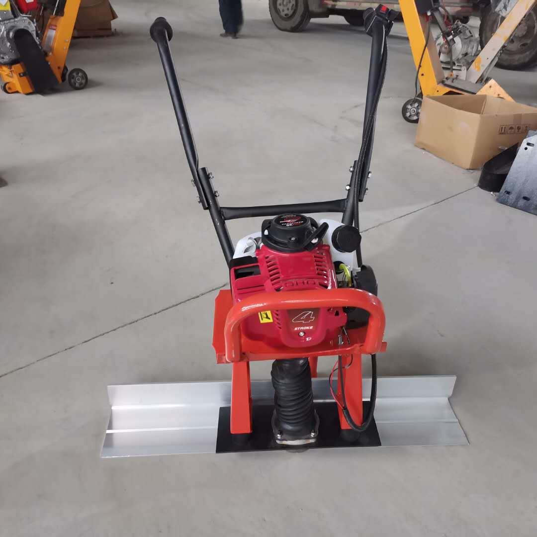 ZPC手扶混凝土振平尺 水泥地面汽油整平尺 抹光尺1-6米地面刮平尺