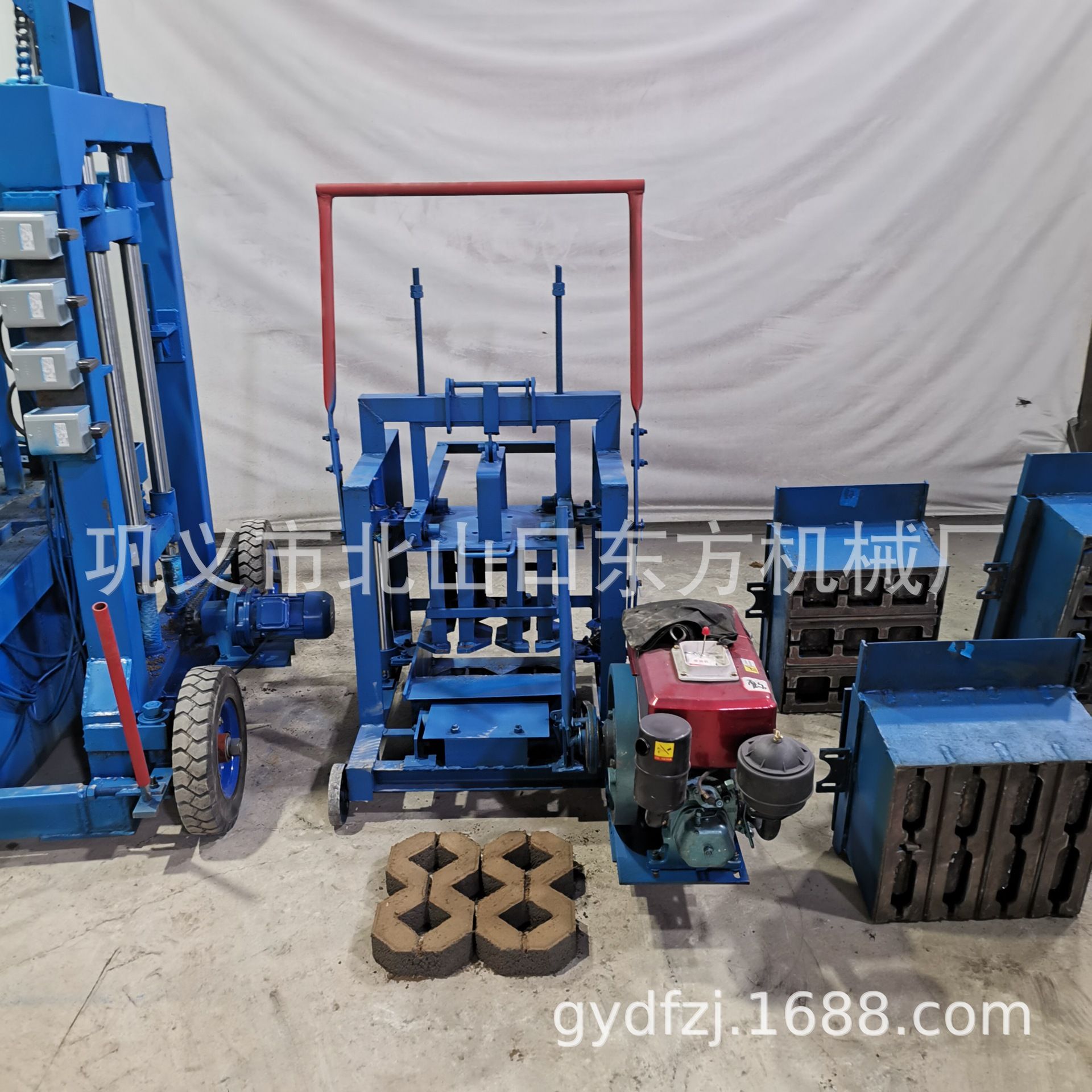 柴油直推移动制作八字植草砖城市道路花园专用水泥空心制砖机