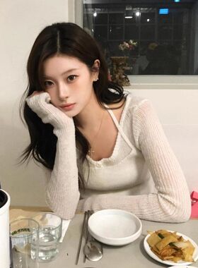 现 韩系女装韩国东大门小众设计感针织开衫+系带吊带打底衫两件套