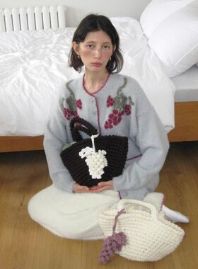 现 2025韩国东大门新品古着vintage葡萄手工刺绣图案长毛针织开衫