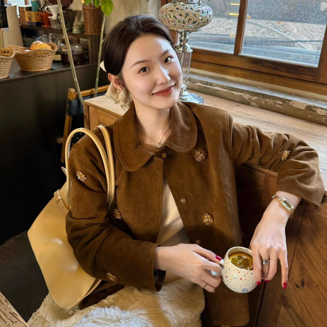 金美拉德短外套女高级感鹿皮绒2026春季夹克法式娃娃领钉珠上衣