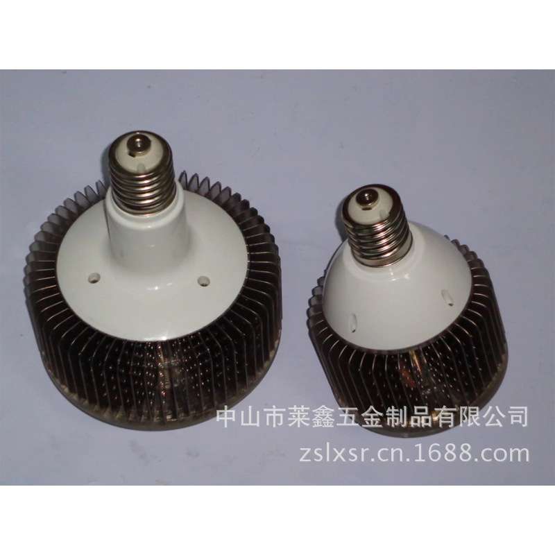 LED鳍片散热器50W LED鳍片散热器模组 LED超薄路灯鳍片热管散热器