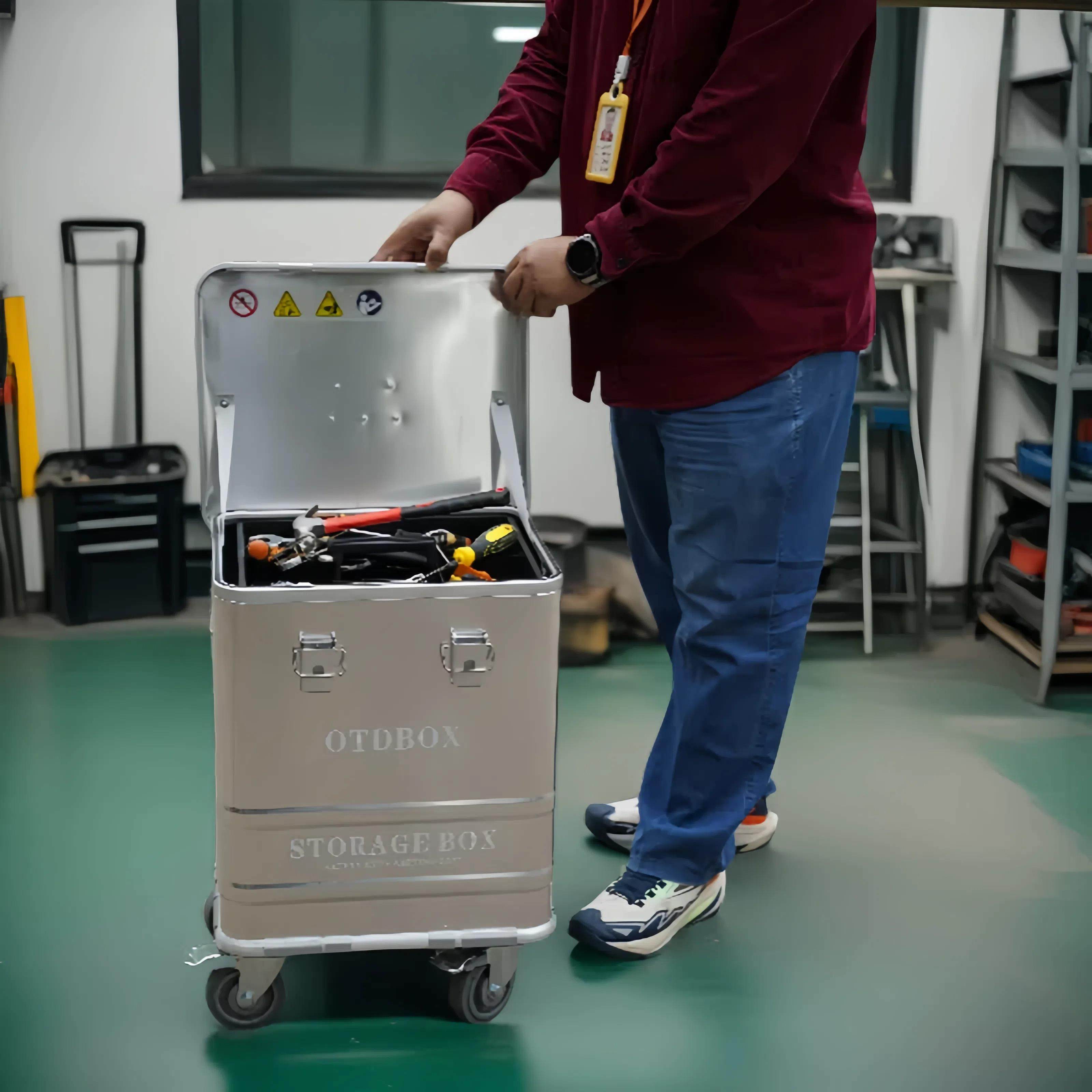 万向轮移动推拉工具箱工业级拉杆箱仪器设备家俱维修美容补漆箱子