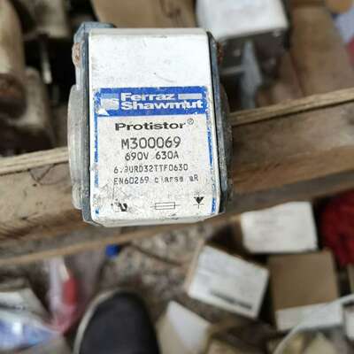 罗兰熔断器m300069  690V 630A。。27个按个议价