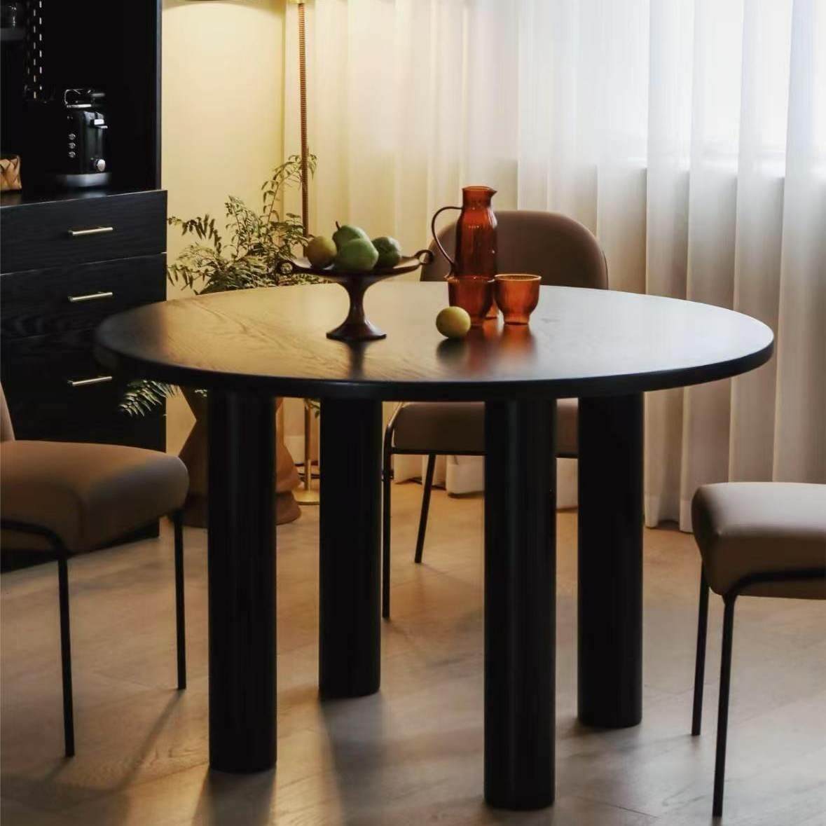 北欧全实木圆形餐桌小户型家用办公洽谈桌法式复古原木小圆桌极简