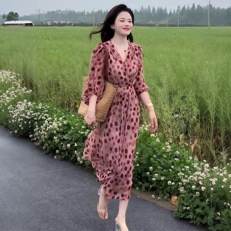 红色波点连衣裙女2025夏新款法式复古V领小个子温柔收腰显瘦长裙