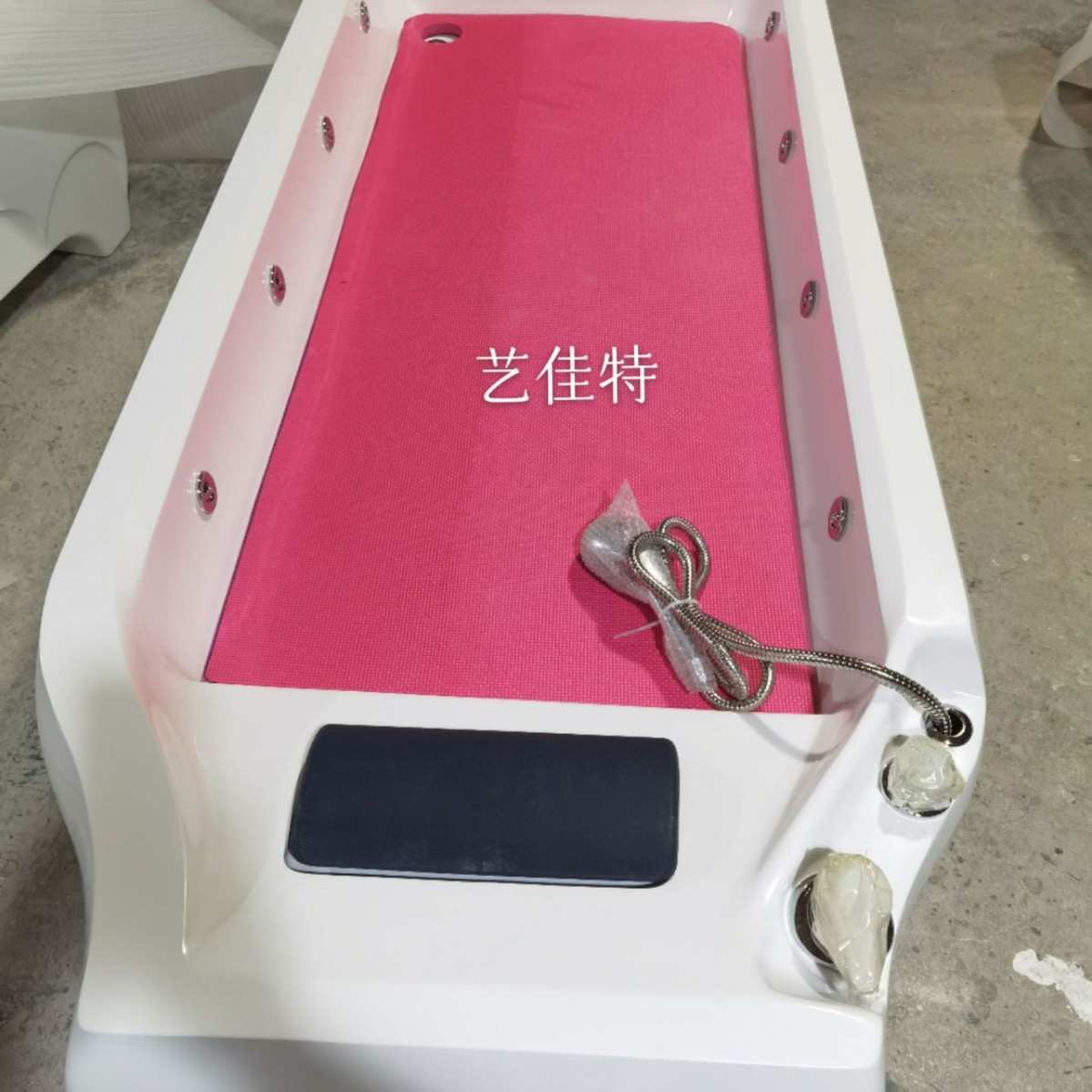 销售全国各地桑拿水床,水疗床,按摩床,盐浴床,弓形水床