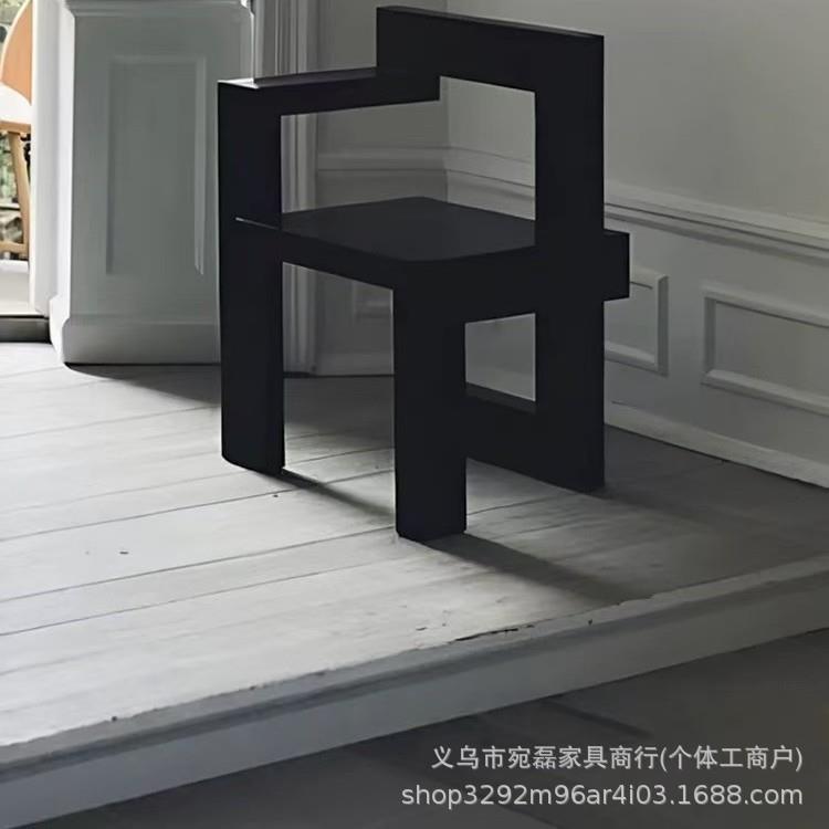 中古风餐椅创意休闲家用实木设计师款书桌化妆凳法式黑色积木椅子