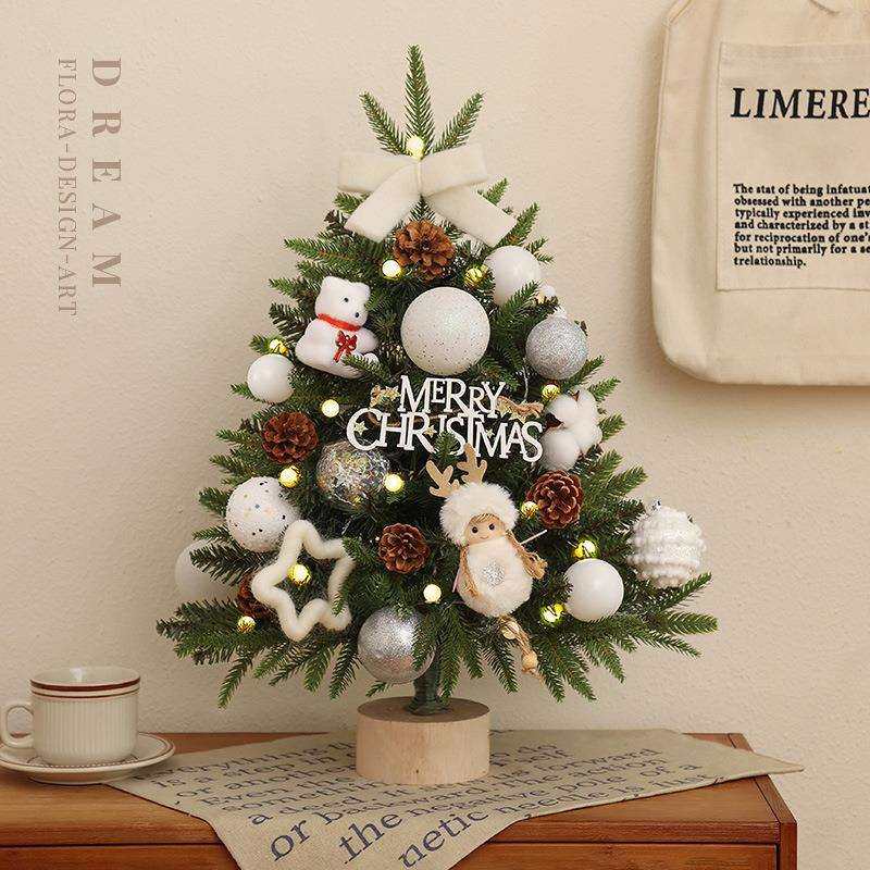 2024爆款圣诞树桌面迷你圣诞树摆台摆件家庭酒店橱窗摆饰仿真小树