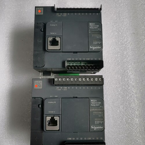 议价施耐德PLC TM221C16R，现两个，有一个没端子，便宜
