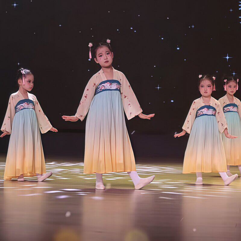 可爱小道童演出服幼儿园