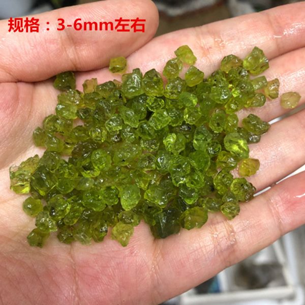 打磨绿水晶原石橄榄晶体好收藏宝石标本毛料天然原矿未裸石矿物