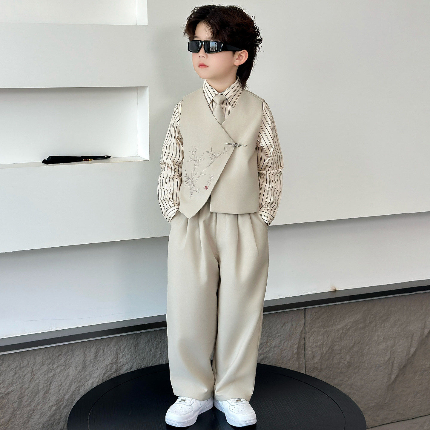 男童西装套装国风高级感儿童主持人服装2026春秋男孩中式演出服装