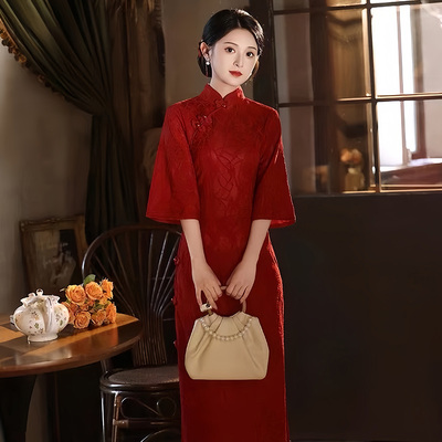 酒红色敬酒服新娘改良中式订婚礼服小个子高级感结婚回门连衣裙秋