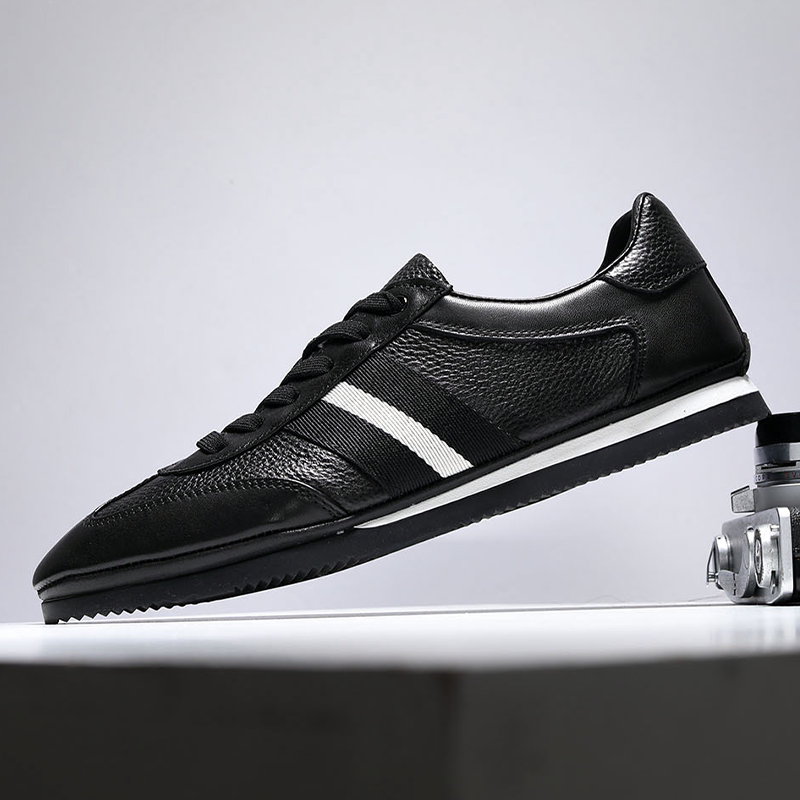 真皮鞋子男款2026新款春季薄款透气运动板鞋软底舒适百搭阿甘鞋男