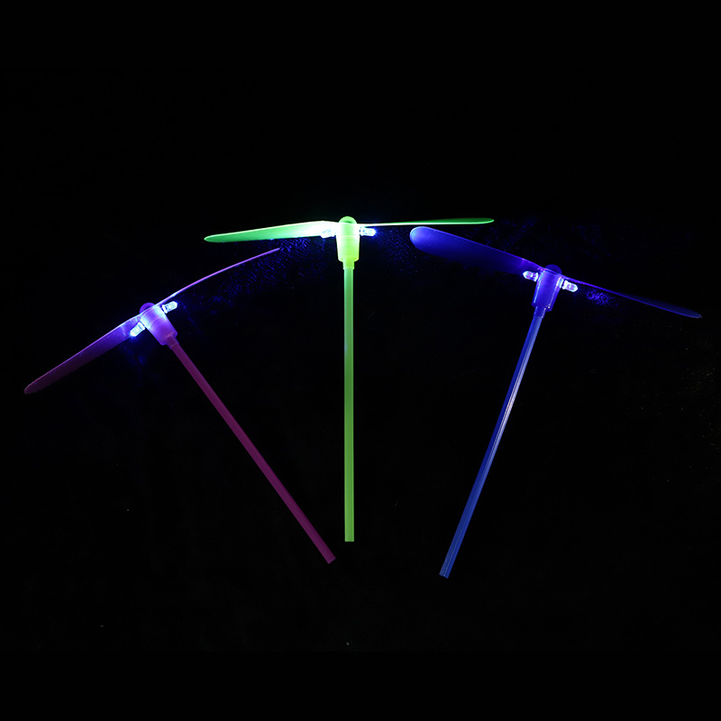 夜市地摊热卖发光手搓竹蜻蜓飞天小玩意幼儿园礼物儿童怀旧玩具