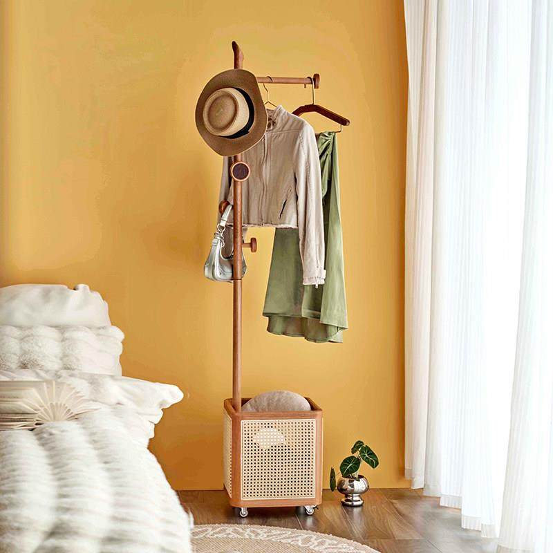 实木挂衣架落地卧室藤编篓樱桃木可移动衣帽架脏衣篓一体置物架