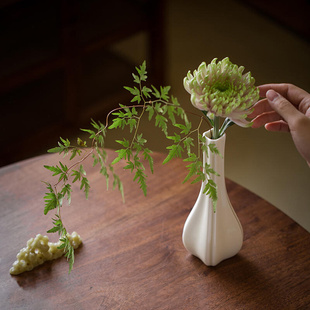 新中式 饰花器 米色禅意摆件陶瓷小花瓶复古茶室桌面插花装