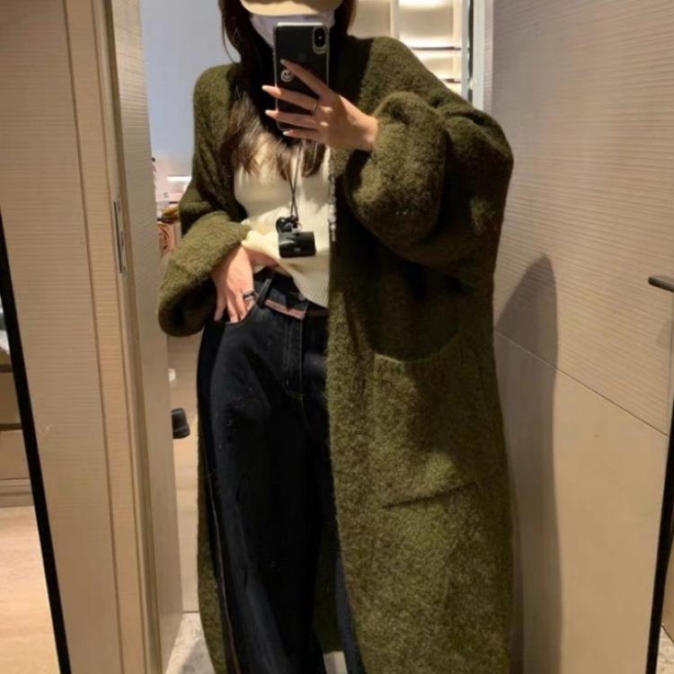 墨绿色长款毛衣开衫外套女秋冬季高级感慵懒风灯笼袖宽松针织大衣