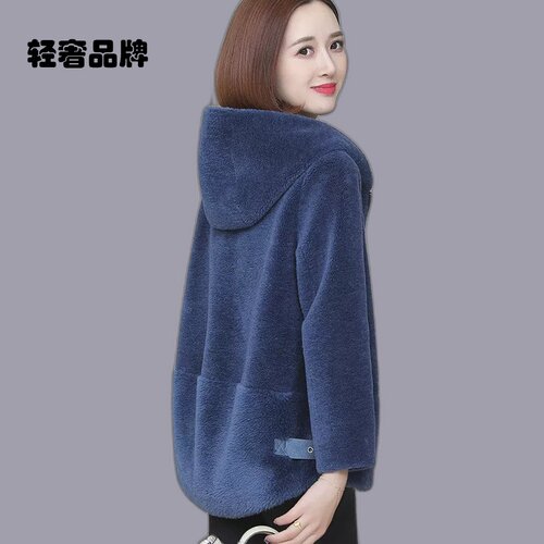羊剪绒大衣女新款2025冬短款带帽OL气质时尚羊羔毛毛颗粒皮草外套