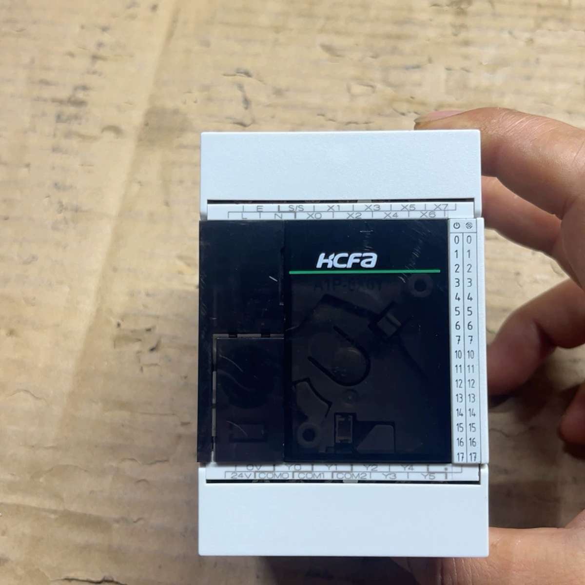 禾川PLC HCA1P-8X6YR-A，(余1个）议价