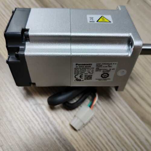 伺服电机Mhmf022l1v2m 成色如图，充新议价