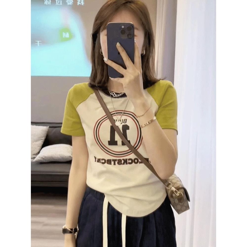 撞色正肩短袖t恤女士2025夏季新款时髦修身短款印花圆领体恤上衣