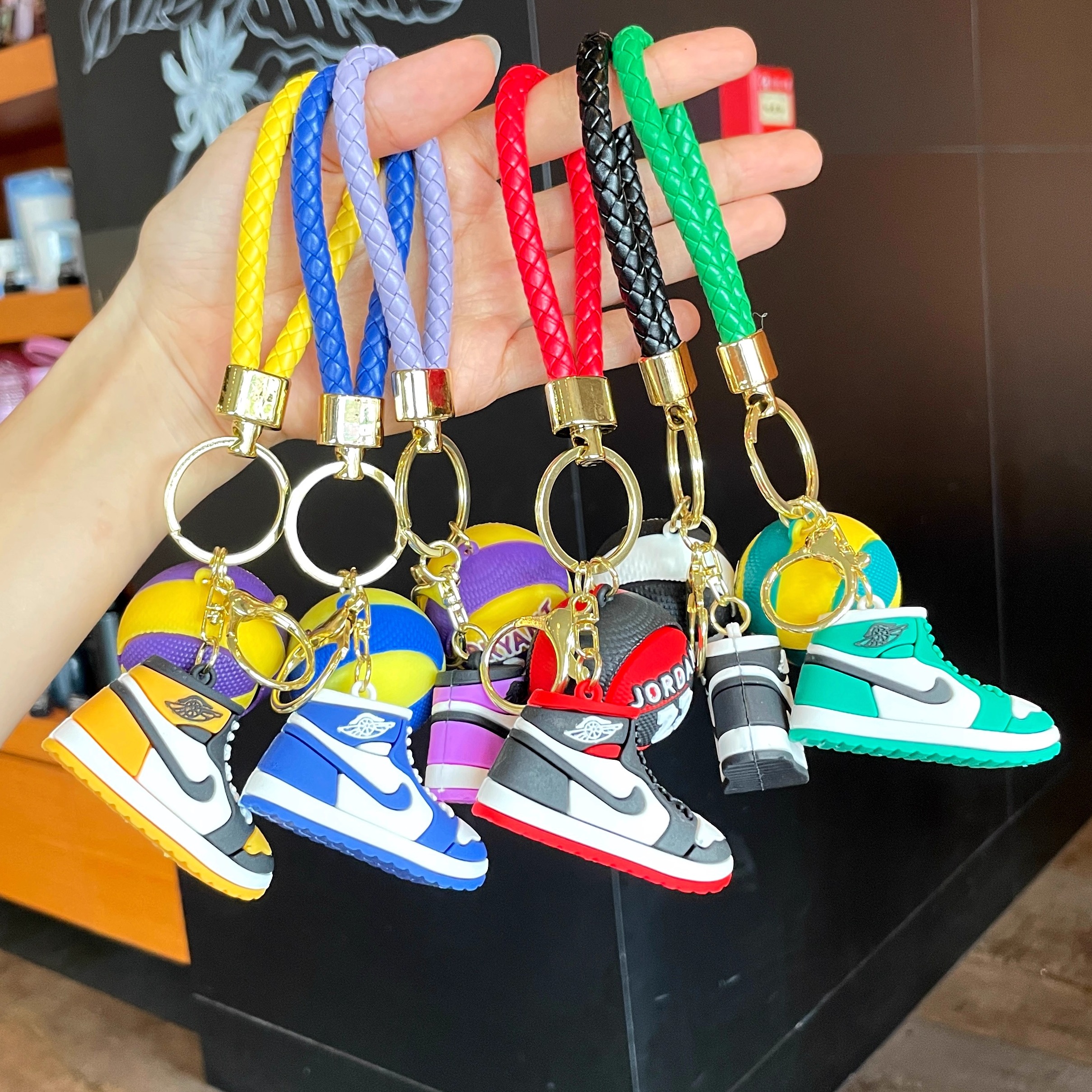 迷你AJ立体球鞋模型钥匙扣包挂件